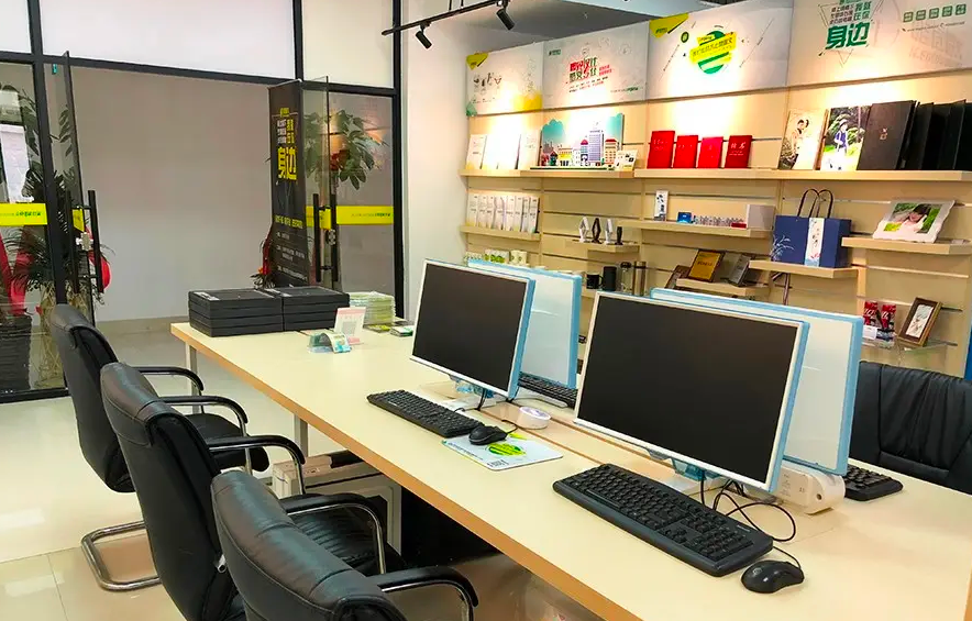 开个图文广告店前景如何？现在图文广告店好做吗？